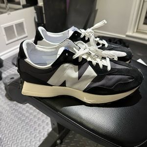 New Balance 327 Lab Black